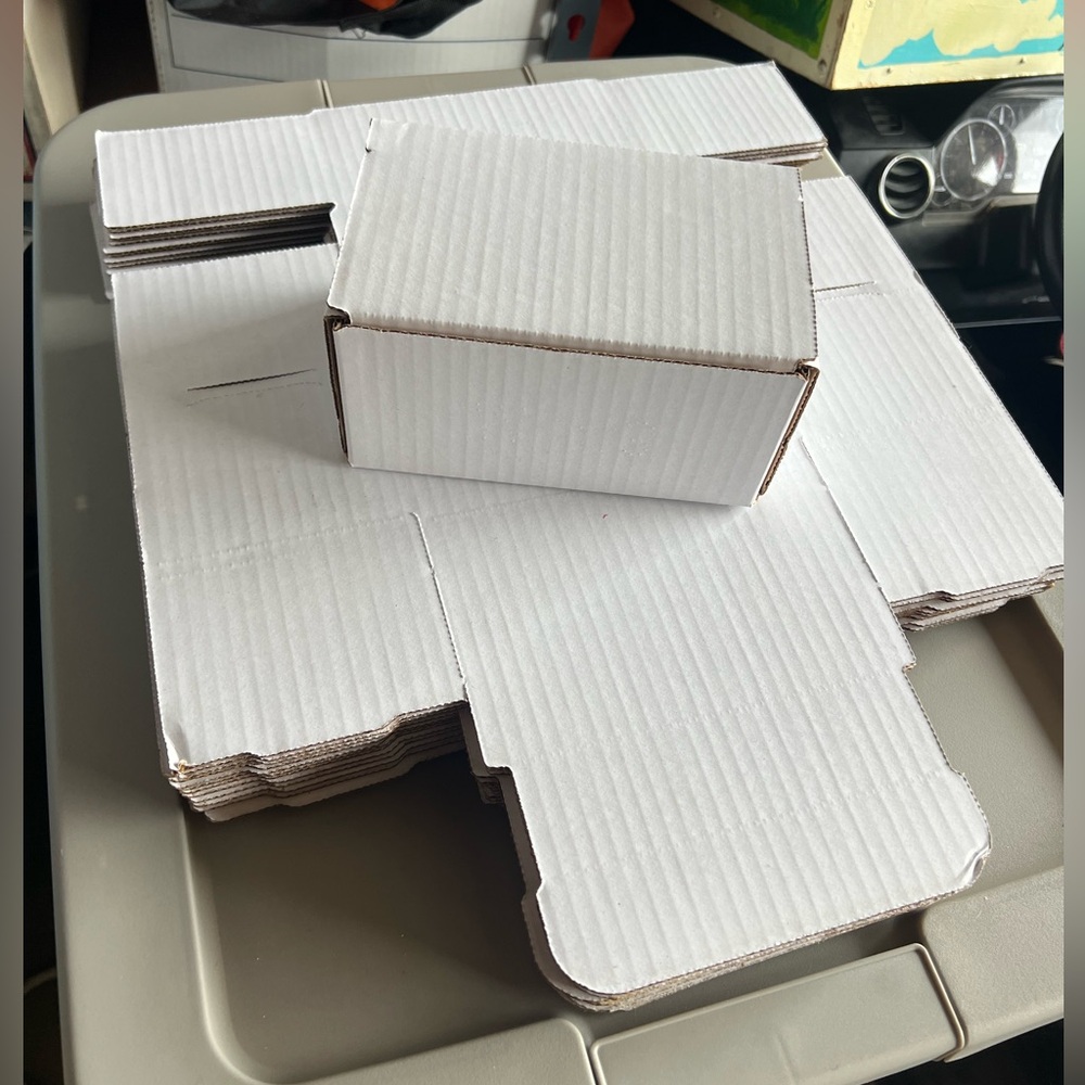 Bundle of 15 Small White Corrugated Cardboard Boxes